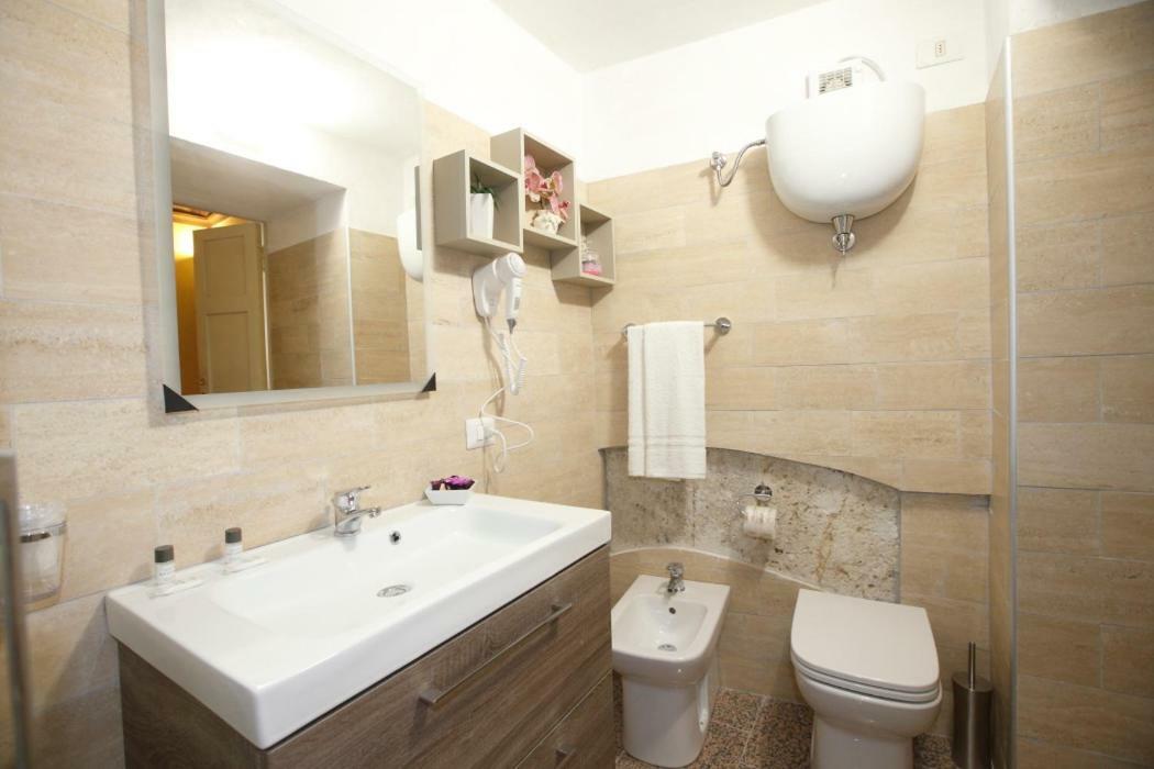 Residenza D'Epoca Montanini Bed & Breakfast Siena Luaran gambar